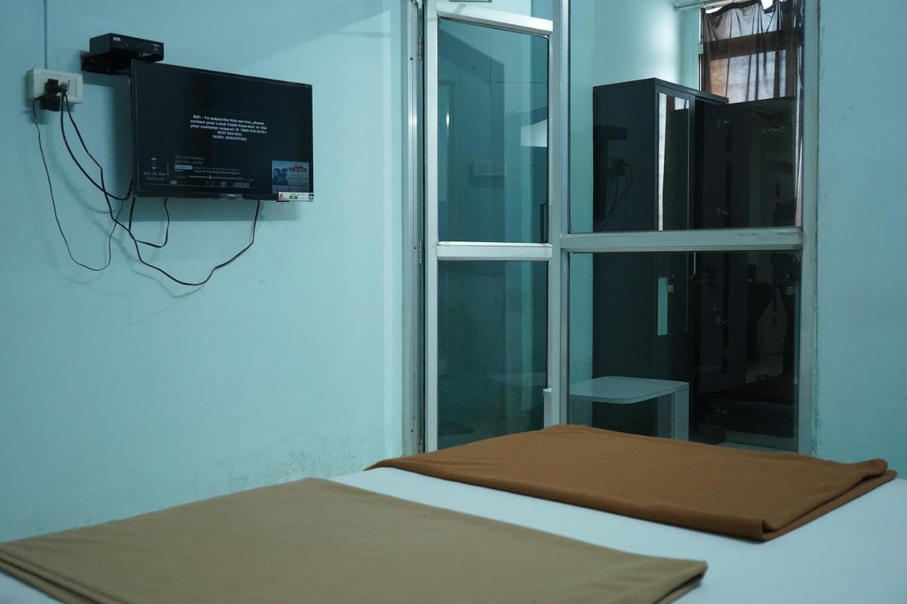Hotel Rajesh Kolhapur Exterior photo