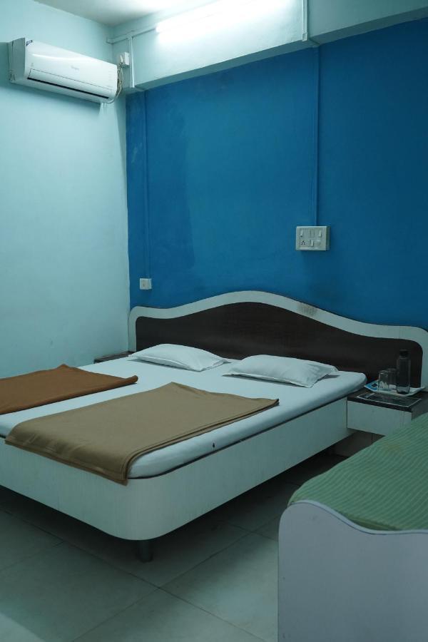 Hotel Rajesh Kolhapur Exterior photo